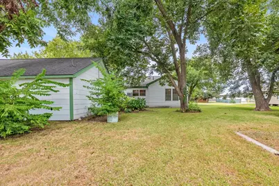 209 Schilling Street, Baytown, TX 77520 - Photo 12