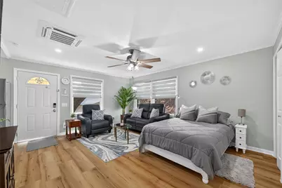 407 1/2 Fairbanks Street, Houston, TX 77009 - Photo 2