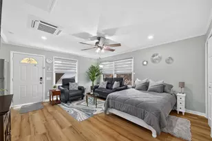 407 1/2 Fairbanks St, Houston, TX 77009 - Photo 2