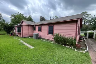 8018 Darlington Dr, Houston, TX 77028 - Photo 1