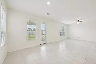 12130 Blooming Willow Dr, Tomball, TX 77377 - Photo 10
