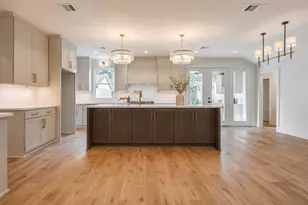 10506 Knoboak Dr, Houston, TX 77043 - Photo 6