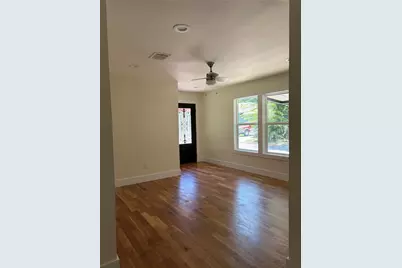 318 N Avenue H, Humble, TX 77338 - Photo 2