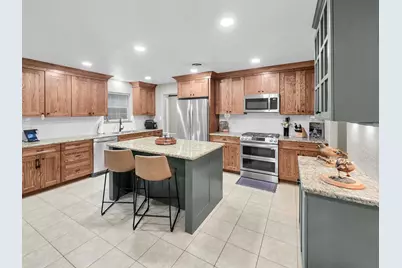 10922 Glen Oaks Street, Beaumont, TX 77705 - Photo 16