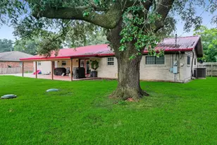 10922 Glen Oaks St, Beaumont, TX 77705 - Photo 6