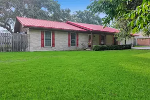 10922 Glen Oaks St, Beaumont, TX 77705 - Photo 4