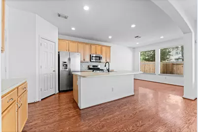 39 E Burberry Circle, The Woodlands, TX 77384 - Photo 12