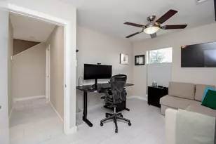 831 Saulnier St, Houston, TX 77019 - Photo 12