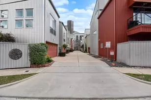 831 Saulnier St, Houston, TX 77019 - Photo 2