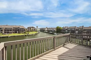 18305 Starboard Dr, Houston, TX 77058 - Photo 32