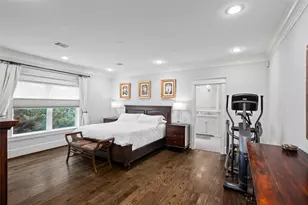 5687 Green Tree Rd, Houston, TX 77056 - Photo 16