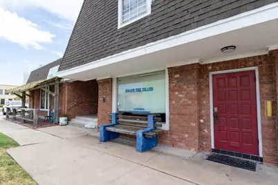 910 Moody Avenue, Galveston, TX 77550 - Photo 2