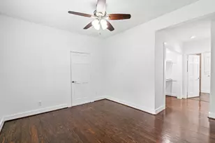 704 E 11th 1/2 St, Houston, TX 77008 - Photo 18