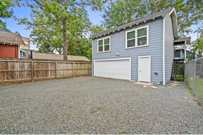 704 E 11th 1/2 Street, Houston, TX 77008 - Photo 32
