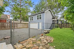 704 E 11th 1/2 St, Houston, TX 77008 - Photo 42