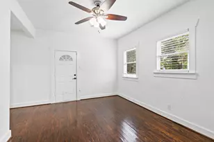704 E 11th 1/2 St, Houston, TX 77008 - Photo 20