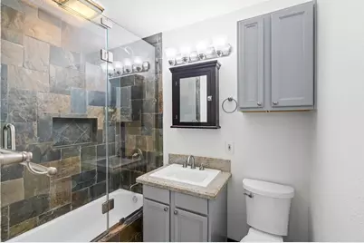 704 E 11th 1/2 Street, Houston, TX 77008 - Photo 36