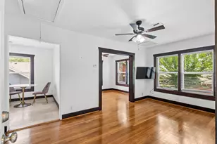 704 E 11th 1/2 St, Houston, TX 77008 - Photo 36