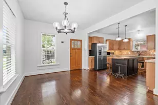 704 E 11th 1/2 St, Houston, TX 77008 - Photo 14