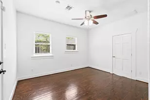 704 E 11th 1/2 St, Houston, TX 77008 - Photo 22