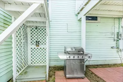 1628 17th, Galveston, TX 77550 - Photo 20