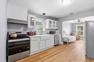 304 Bomar St, Houston, TX 77006 - Photo 6