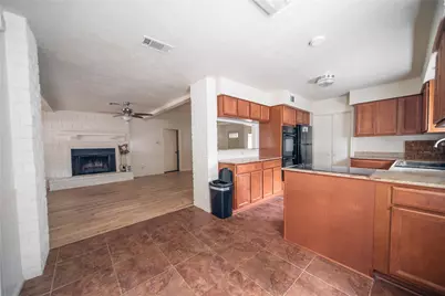 13927 Lynnwood Lane, Sugar Land, TX 77498 - Photo 4