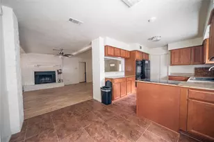 13927 Lynnwood Ln, Sugar Land, TX 77498 - Photo 4