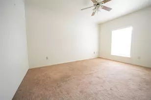 13927 Lynnwood Ln, Sugar Land, TX 77498 - Photo 6