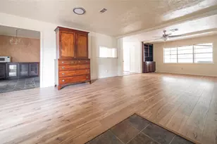 13927 Lynnwood Ln, Sugar Land, TX 77498 - Photo 2