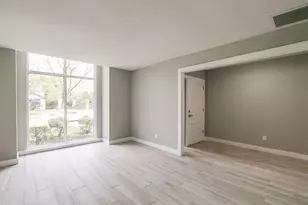 10827 Tupper Lake Dr, Houston, TX 77042 - Photo 6