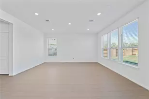 1403 Grand Olympia Dr, Fresno, TX 77545 - Photo 10