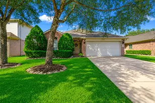 4027 Bentwood Dr, Dickinson, TX 77539 - Photo 1