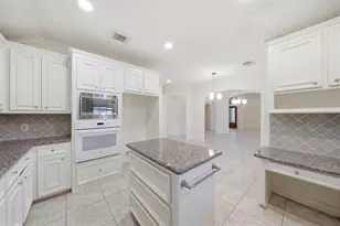 515 Pine Ridge Ct, Friendswood, TX 77546 - Photo 12