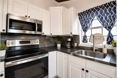 7120 E Hunter Dr, Hitchcock, TX 77563 - Photo 8