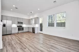 9016 Laverne Laurel Ln, Houston, TX 77080 - Photo 6