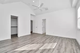 9016 Laverne Laurel Ln, Houston, TX 77080 - Photo 18