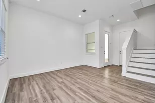 9016 Laverne Laurel Ln, Houston, TX 77080 - Photo 8