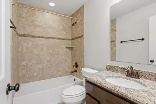 13211 Pkwy Meadows Dr, Houston, TX 77077 - Photo 32