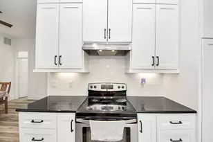7314 Iwo Jima Rd, Houston, TX 77033 - Photo 10