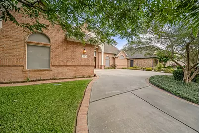 318 Bayshore Drive, Montgomery, TX 77356 - Photo 4