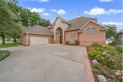 318 Bayshore Drive, Montgomery, TX 77356 - Photo 2