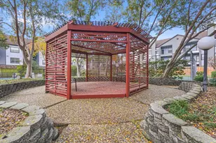 10811 Richmond Ave, Houston, TX 77042 - Photo 22