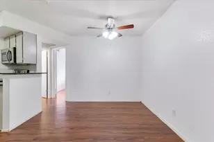 10811 Richmond Ave, Houston, TX 77042 - Photo 4