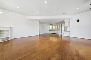 4063 Breakwood Dr, Houston, TX 77025 - Photo 10