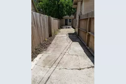 4714 Sharon Street, Houston, TX 77020 - Photo 2