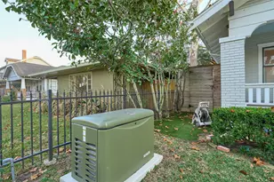 816 Le Green St, Houston, TX 77008 - Photo 4