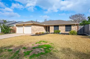 2010 Victoria Ct, League City, TX 77573 - Photo 4