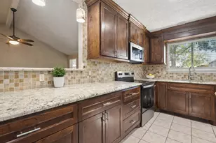 15815 Crystal Grove Dr, Houston, TX 77082 - Photo 2