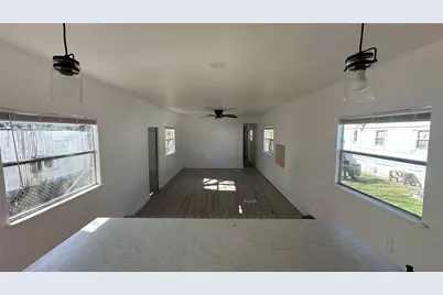 510 N Shirley Street #6, Alvin, TX 77511 - Photo 6